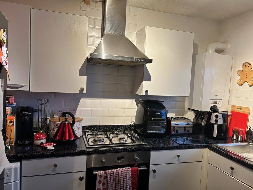 Kitchen A - 17 Cobham Close.jpg