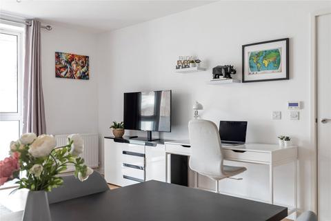 1 bedroom apartment for sale, Bathurst Square, London, N15