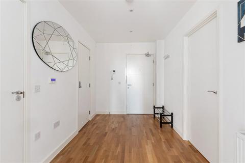 1 bedroom apartment for sale, Bathurst Square, London, N15