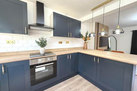 3 bedroom semi-detached house to rent, Anderson Crescent, Beeston