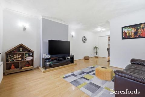 4 bedroom semi-detached house for sale, Shaw Crescent, Hutton, CM13
