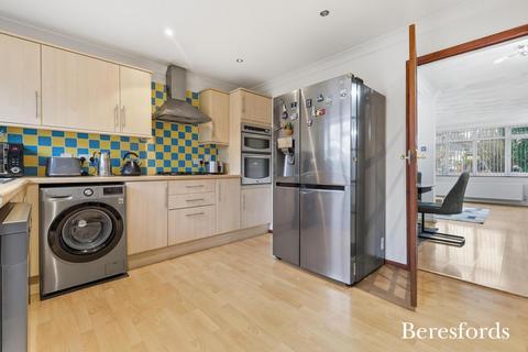 undefined, Shaw Crescent, Hutton, CM13