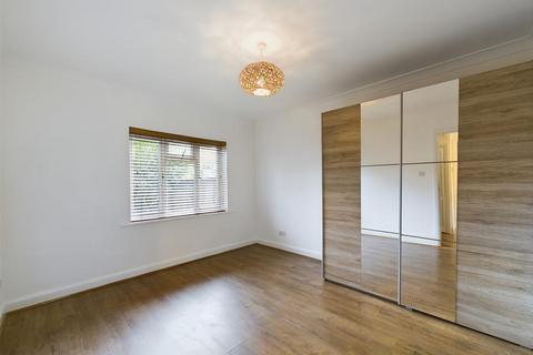 2 bedroom maisonette to rent, Northdown Close, Ruislip HA4