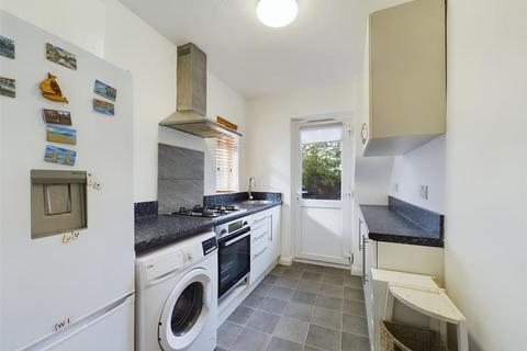 2 bedroom maisonette to rent, Northdown Close, Ruislip HA4