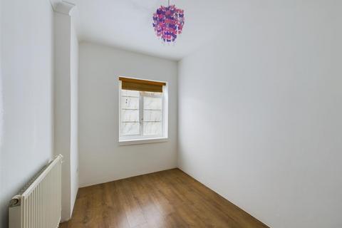2 bedroom maisonette to rent, Northdown Close, Ruislip HA4
