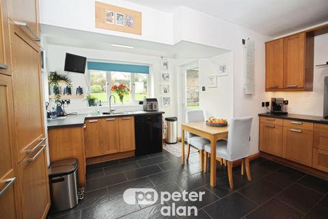 undefined, Greenhill Road, Sebastopol, Pontypool