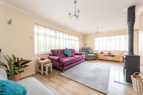 2 bedroom detached bungalow for sale, 6 Browns Close, Hitcham