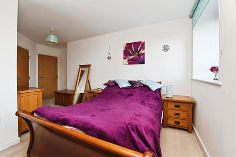 2 bedroom flat to rent, New Road, Brentwood, CM14