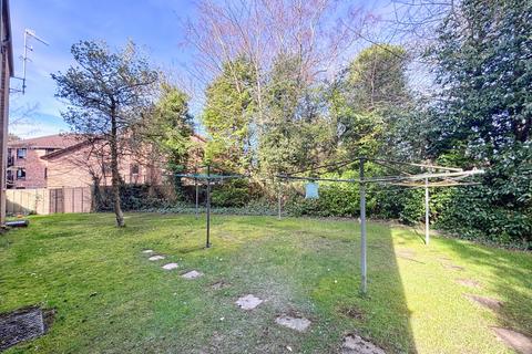 undefined, East Grinstead, RH19