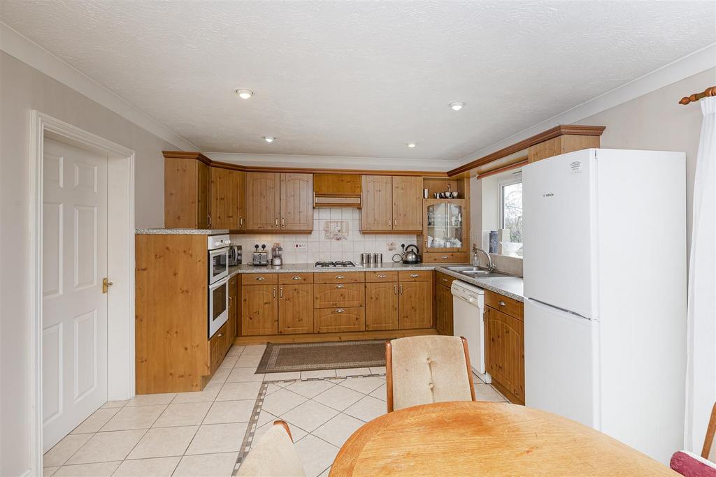 Bramleys Estate Agents - Springhall Gardens - Hudd