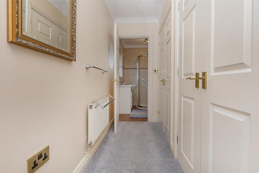 Bramleys Estate Agents - Springhall Gardens - Hudd