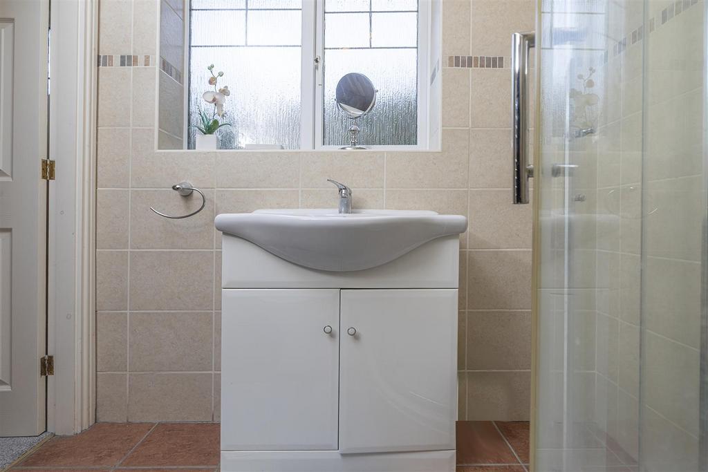 Bramleys Estate Agents - Springhall Gardens - Hudd
