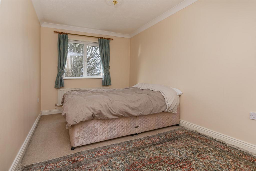 Bramleys Estate Agents - Springhall Gardens - Hudd