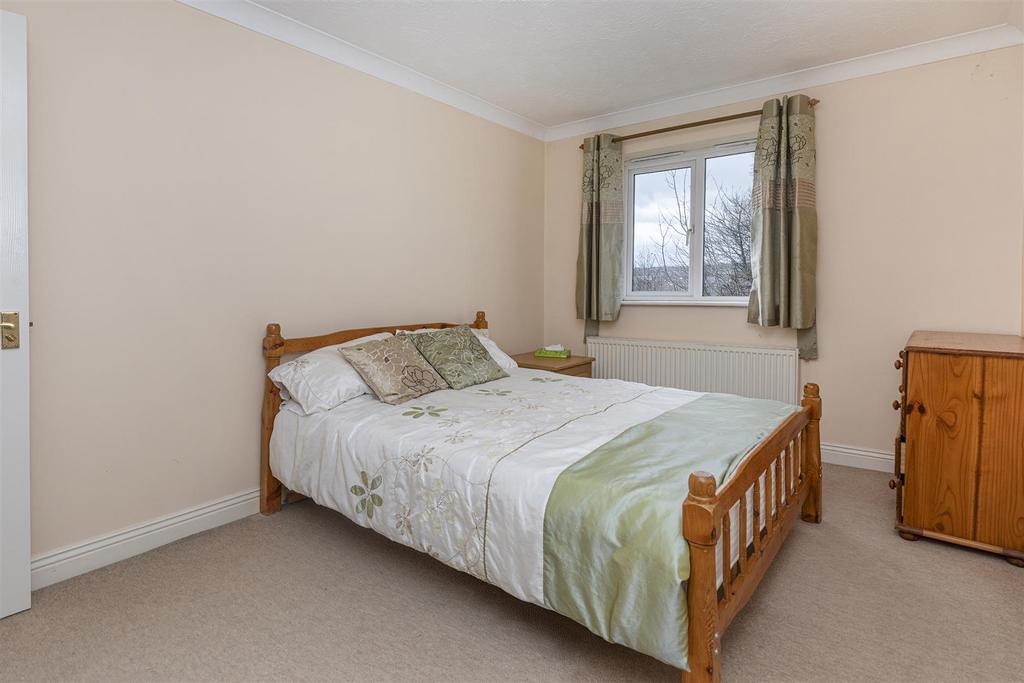 Bramleys Estate Agents - Springhall Gardens - Hudd