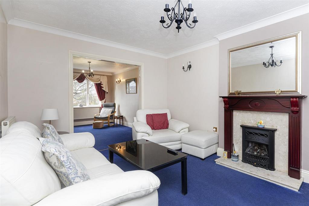 Bramleys Estate Agents - Springhall Gardens - Hudd