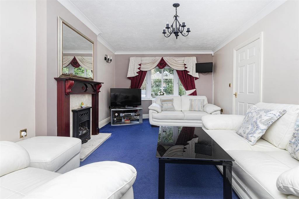 Bramleys Estate Agents - Springhall Gardens - Hudd
