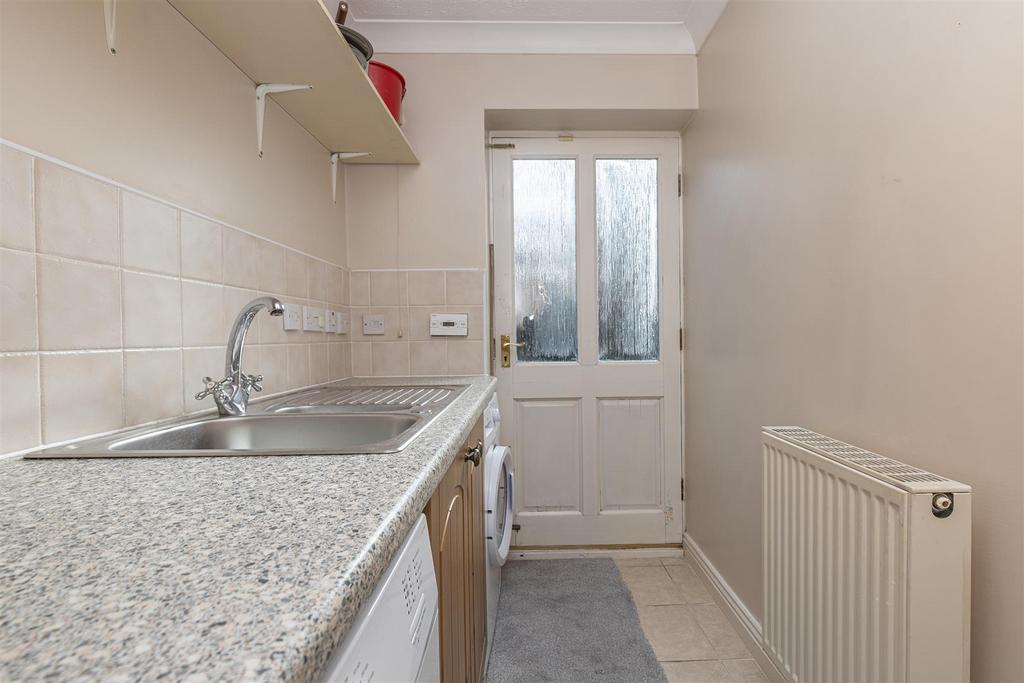 Bramleys Estate Agents - Springhall Gardens - Hudd
