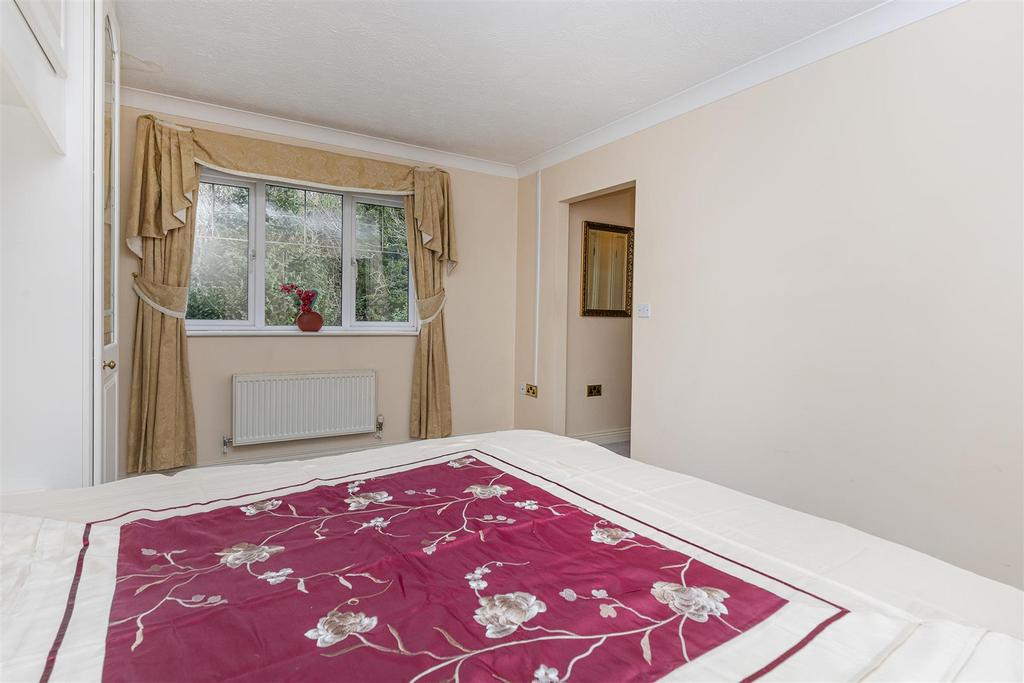 Bramleys Estate Agents - Springhall Gardens - Hudd