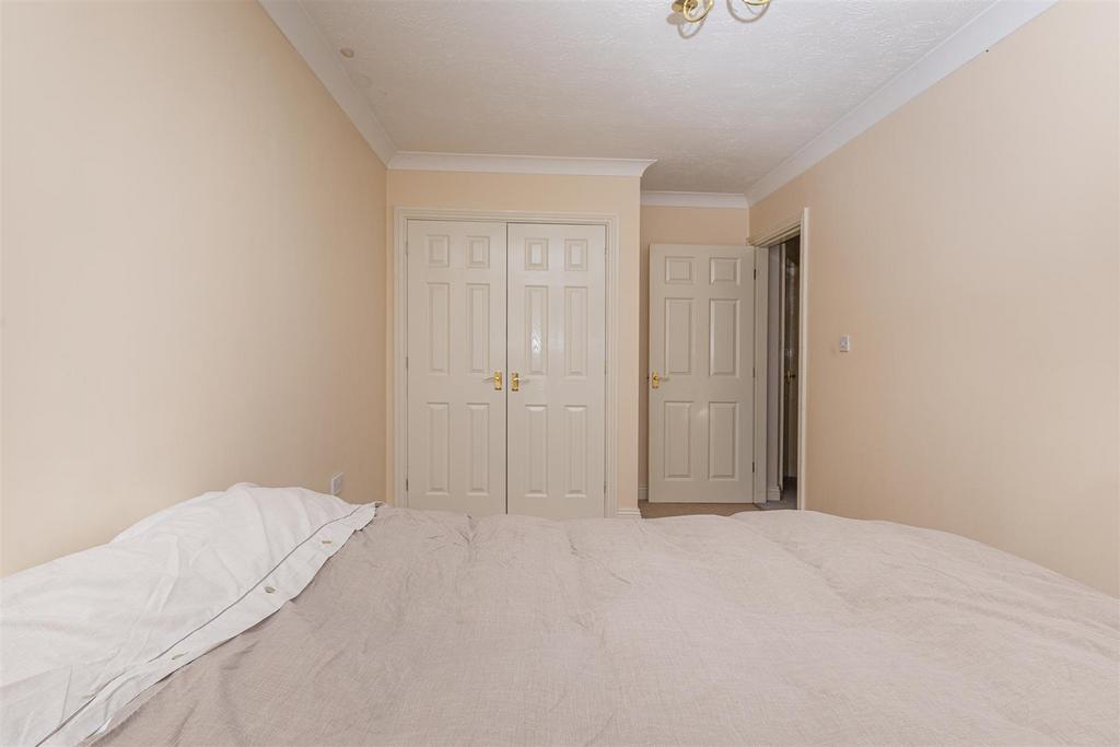 Bramleys Estate Agents - Springhall Gardens - Hudd