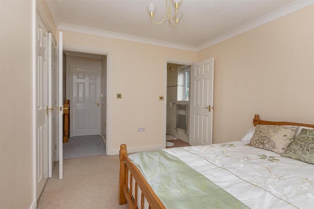 Bramleys Estate Agents - Springhall Gardens - Hudd