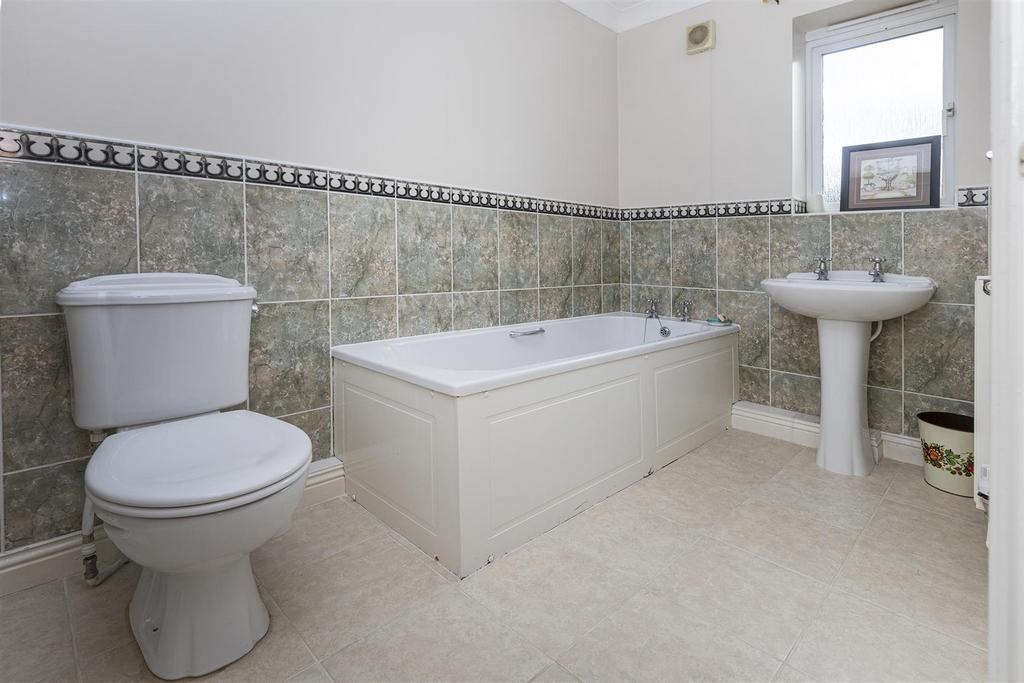 Bramleys Estate Agents - Springhall Gardens - Hudd