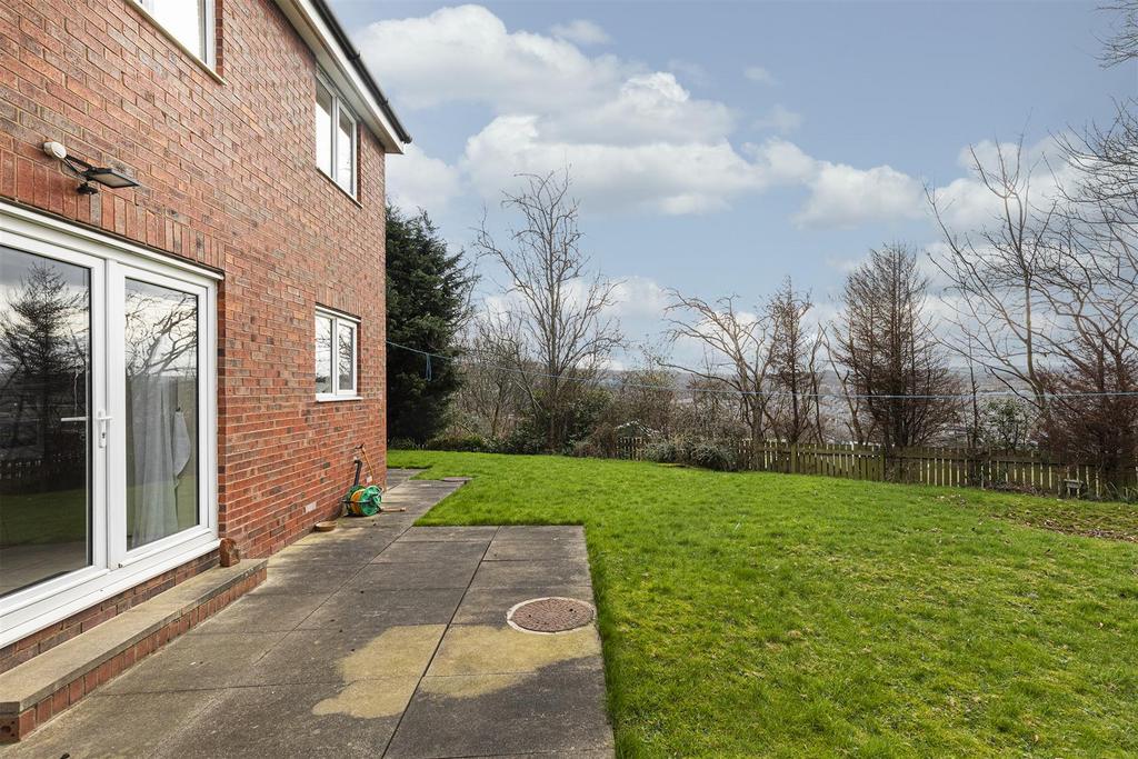 Bramleys Estate Agents - Springhall Gardens - Hudd