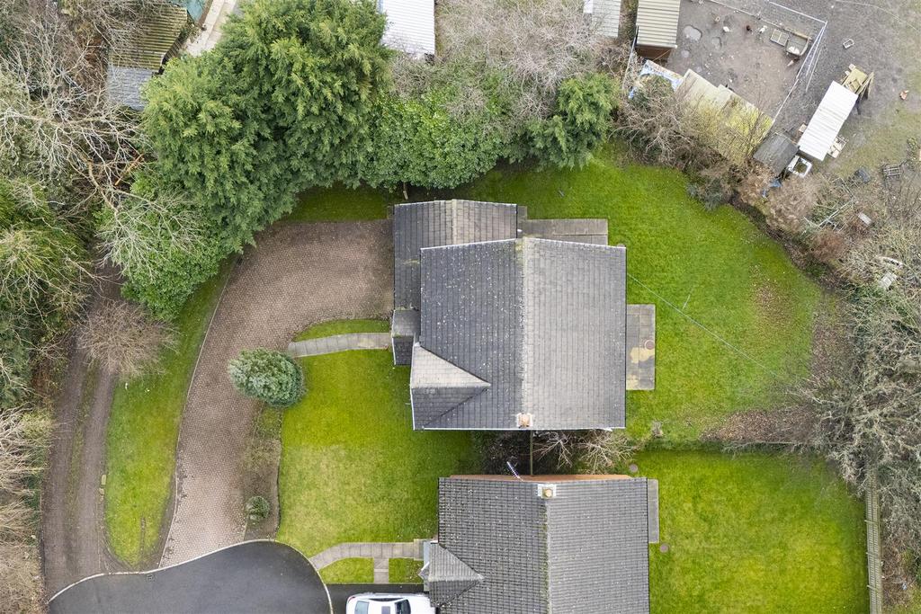 Bramleys Estate Agents - Springhall Gardens - Hudd