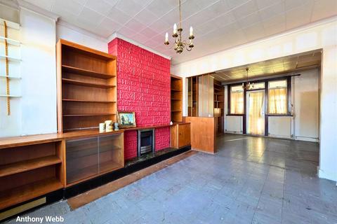 3 bedroom end of terrace house for sale, Evesham Road, New Southgate, London N11