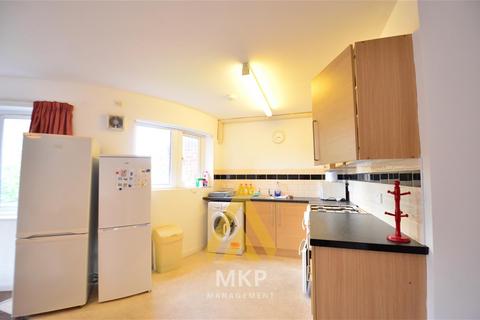 4 bedroom terraced house to rent, Milner Road, Selly Oak, Birmingham B29