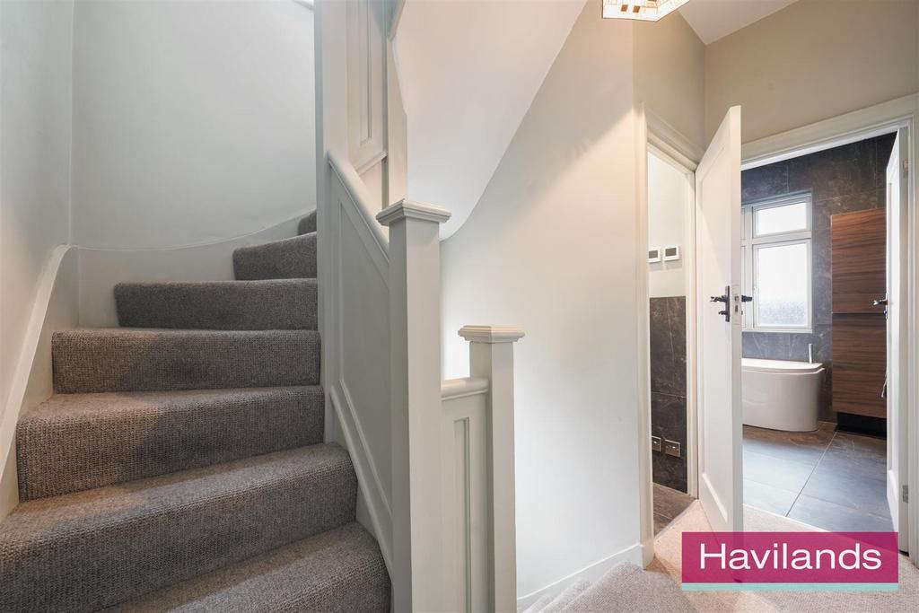 Oakwood Crescent-11.jpg