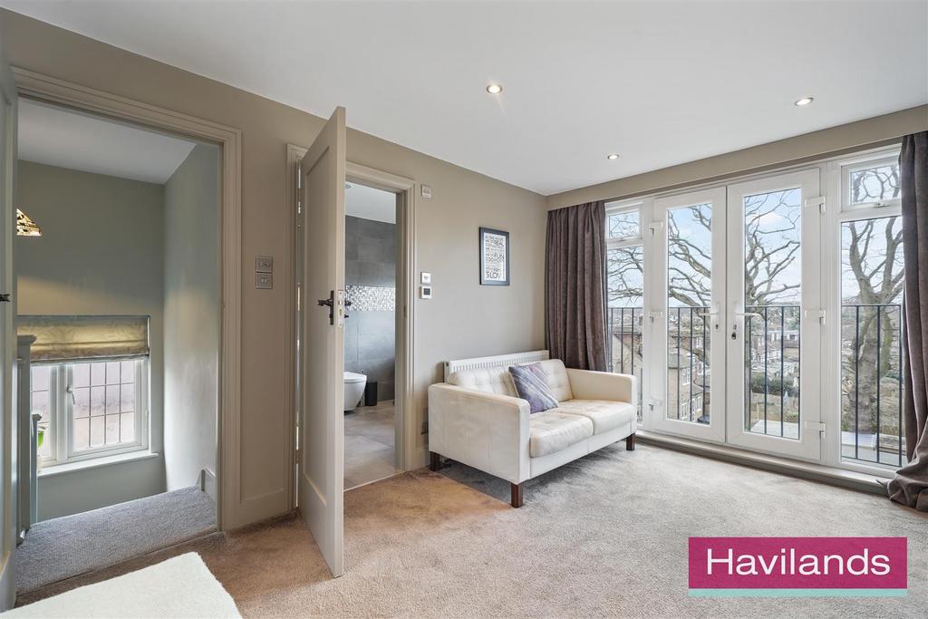 Oakwood Crescent-3.jpg