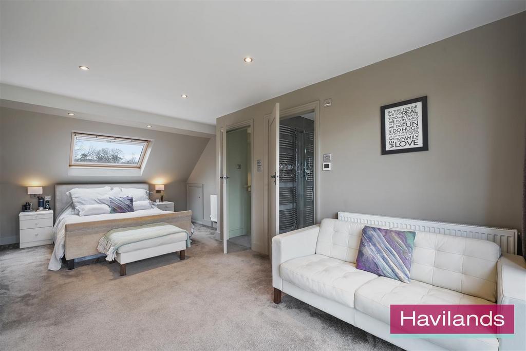 Oakwood Crescent-2.jpg