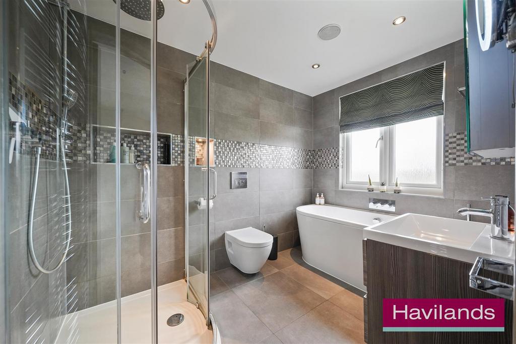 Oakwood Crescent-1.jpg
