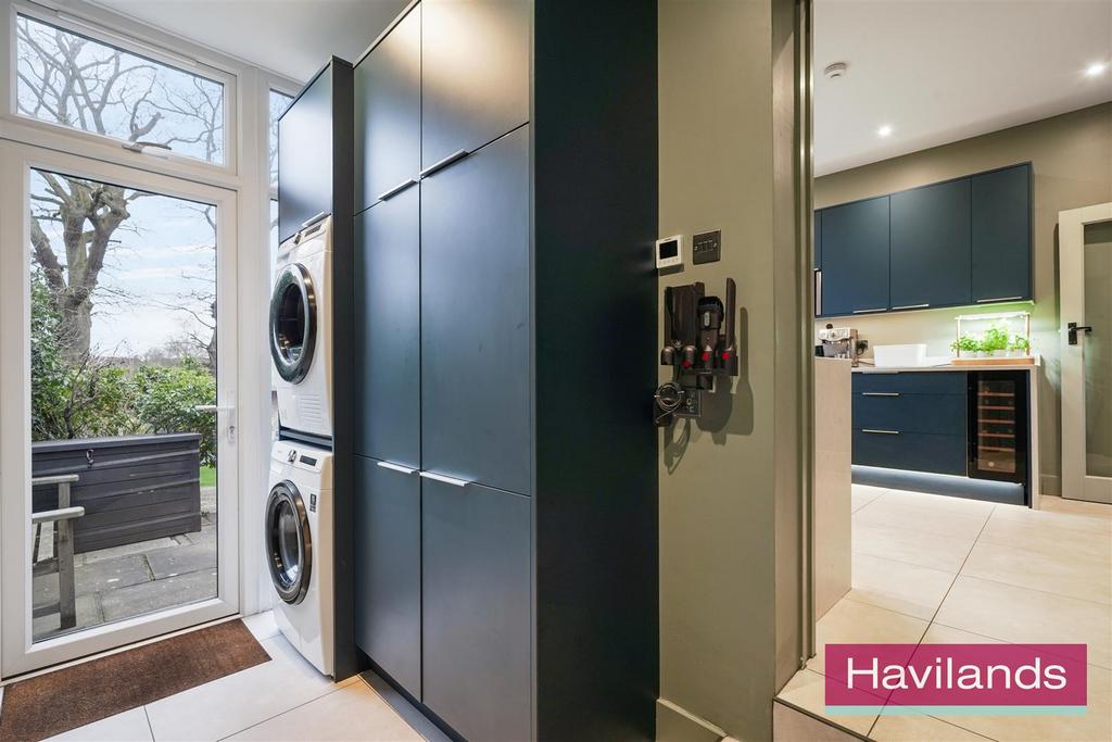 Oakwood Crescent-17.jpg
