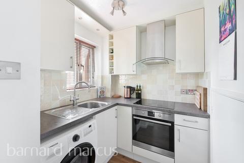 1 bedroom terraced house for sale, Bloxworth Close, Wallington