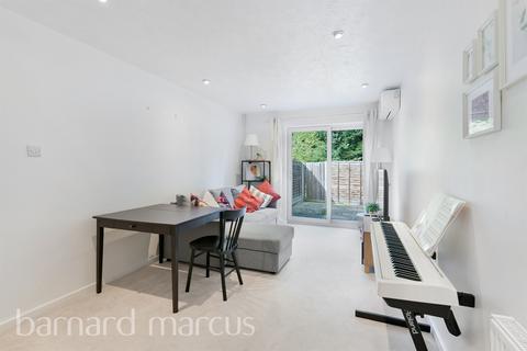 1 bedroom terraced house for sale, Bloxworth Close, Wallington