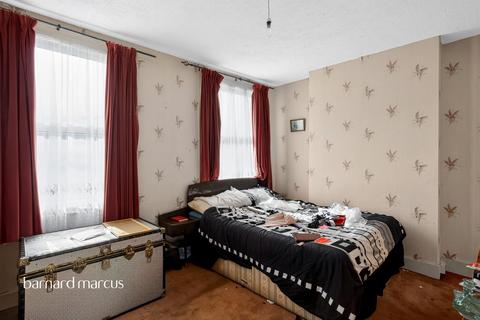 2 bedroom terraced house for sale, Haslemere Road, Thornton Heath