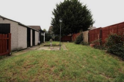 3 bedroom end of terrace house to rent, Lansbury Crescent, Dartford, Kent, DA1