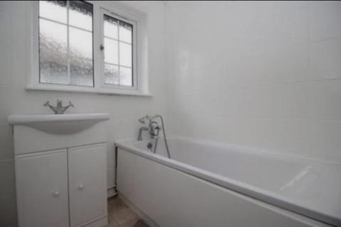 3 bedroom end of terrace house to rent, Lansbury Crescent, Dartford, Kent, DA1
