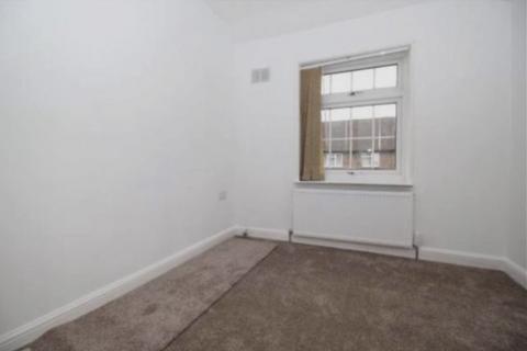 3 bedroom end of terrace house to rent, Lansbury Crescent, Dartford, Kent, DA1