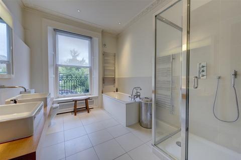5 bedroom house to rent, Hamilton Terrace, St John's Wood NW8