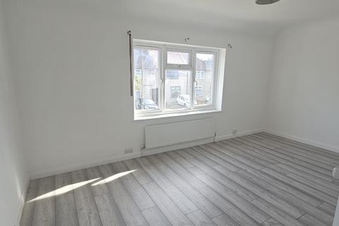 2 bedroom semi-detached house to rent, Canonsleigh Road, Dagenham RM9