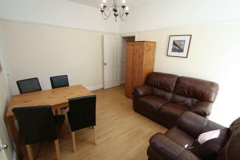 3 bedroom ground floor maisonette to rent, Tavistock Road, Newcastle upon Tyne, NE2