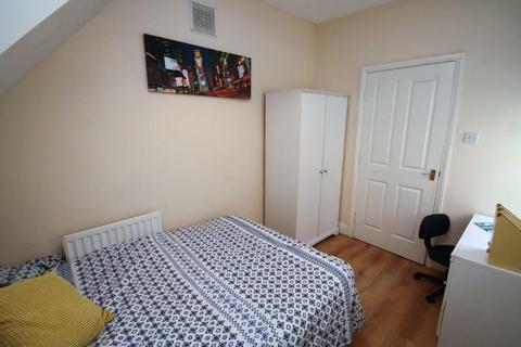 3 bedroom ground floor maisonette to rent, Tavistock Road, Newcastle upon Tyne, NE2