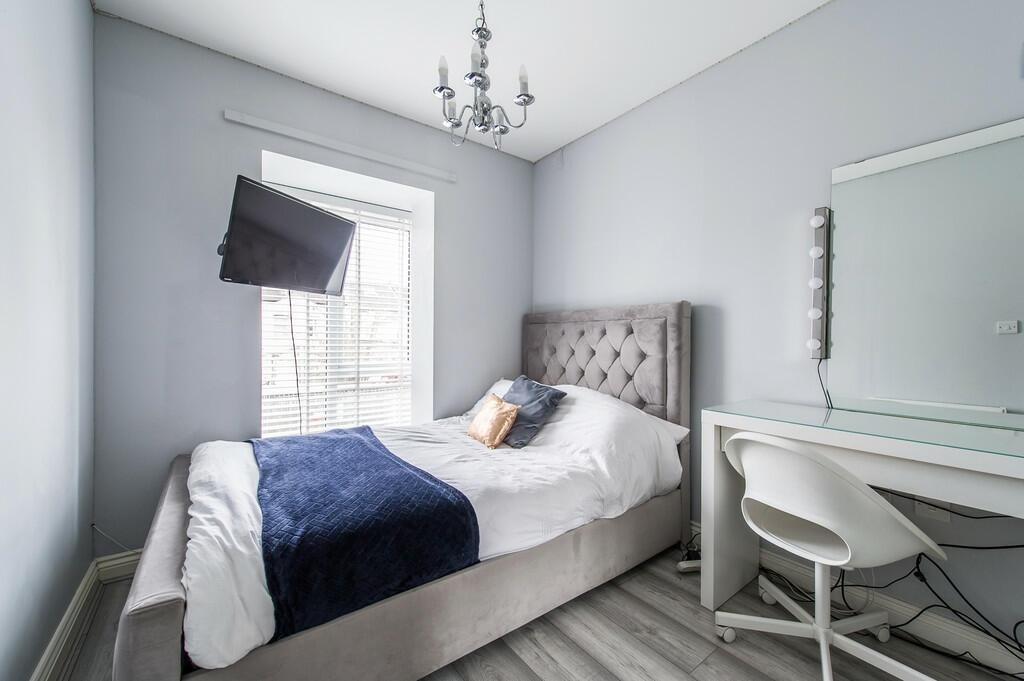 Bedroom (3)