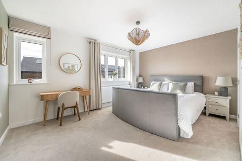 3 bedroom detached house for sale, Tiger Moth Drive, Cheltenham GL52