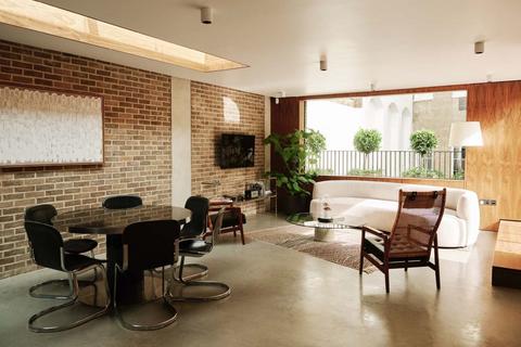 3 bedroom apartment to rent, Weymouth Mews