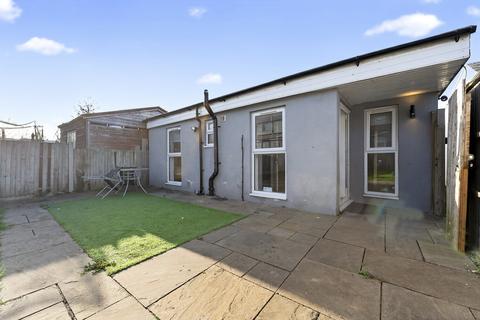 4 bedroom end of terrace house for sale, The Crescent, Greenhithe, DA9