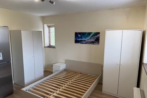 Studio for sale, Manor Road, Wallington, SM6