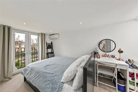 3 bedroom terraced house for sale, Sandycombe Road, Kew, Surrey, TW9